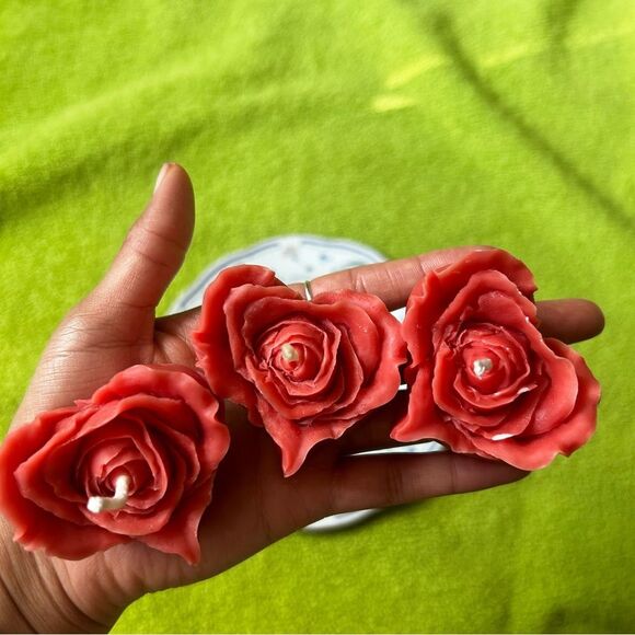 Set of 3 Heart-Shaped Rose Candles - Watermelon Scented - Picture 8 of 10